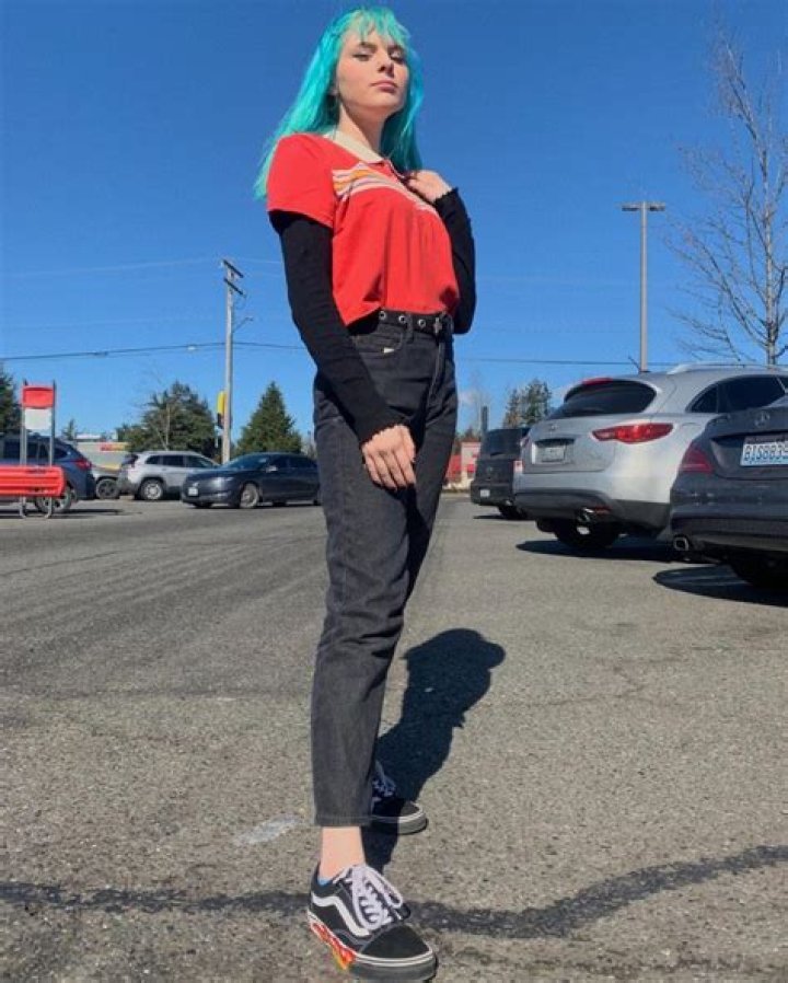 Daryna Popach Bio | Age, Wiki, Net worth, Height, Boyfriend?|